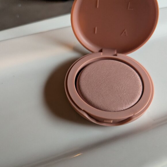 ILIA Beauty | Soft Focus Blurring Blush | Glimpse - Picture 8 of 16